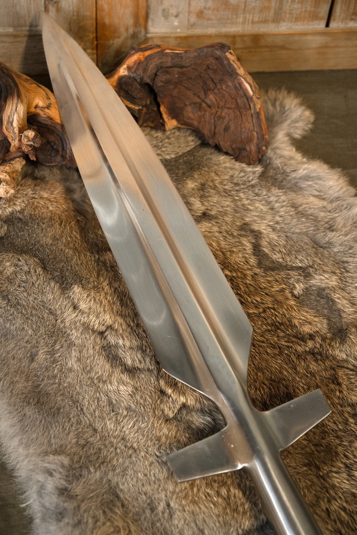 Winged Viking spear, semi-sharp