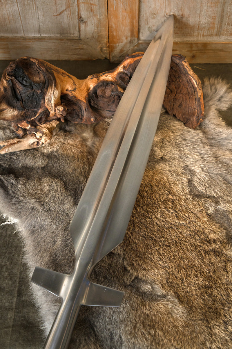 Lanza vikinga alada, semi-afilada