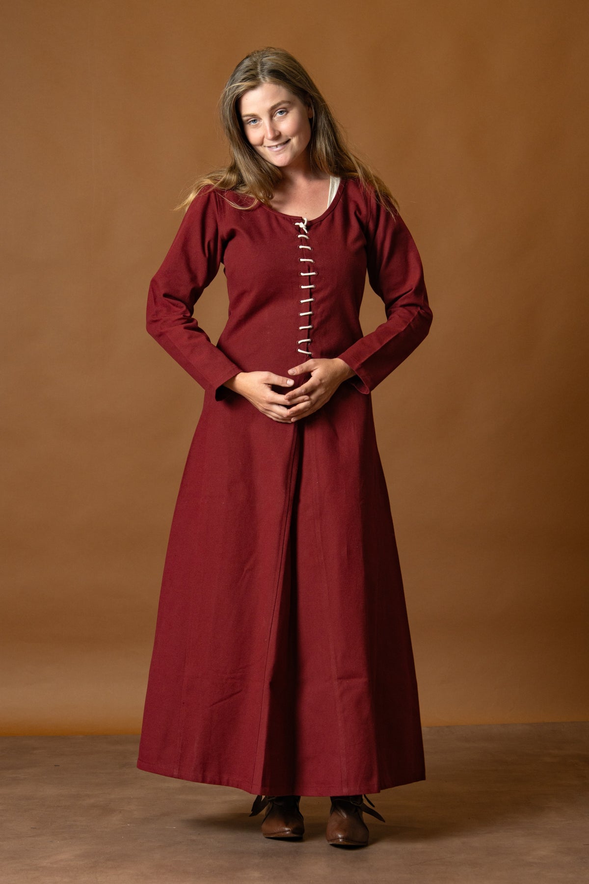 Cotehardie Christina, burgundy red