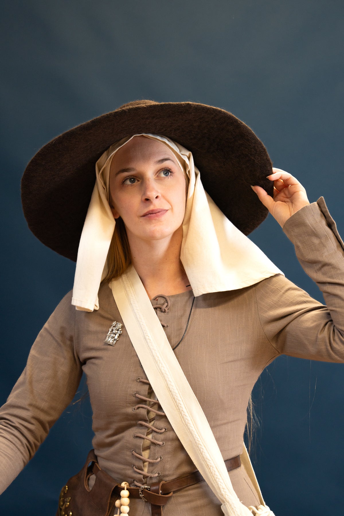 Cotehardie Marian, cotton, brown