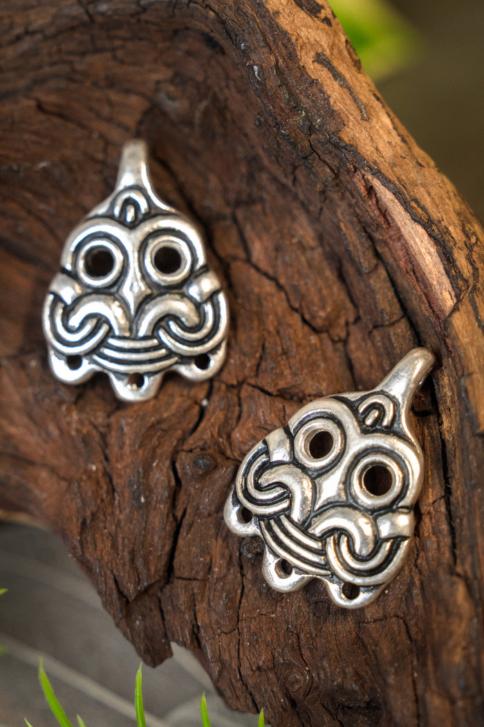 Hooks for leg wrappings Birka, grave 903, silvered bronze