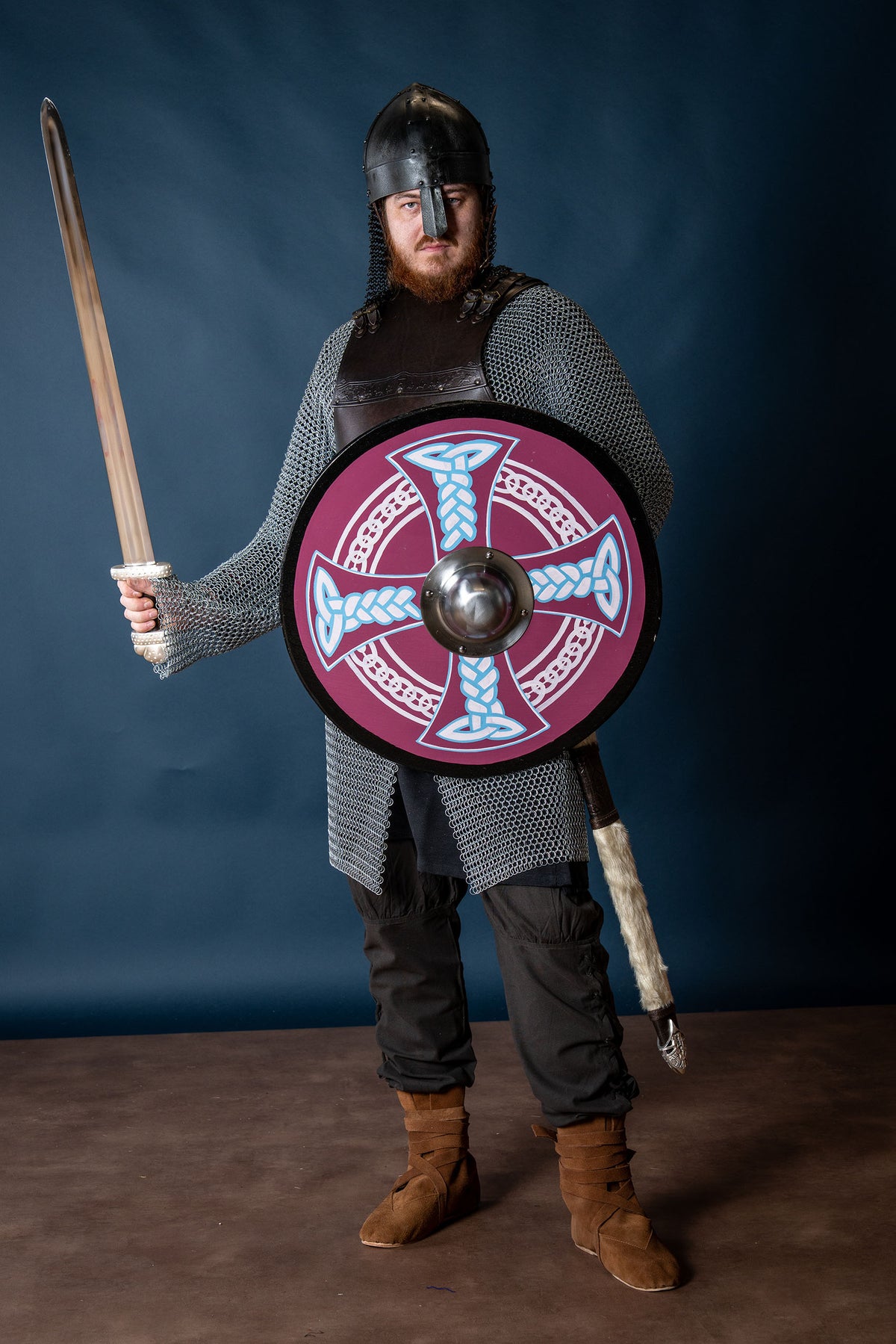 Round shield with Celtic cross