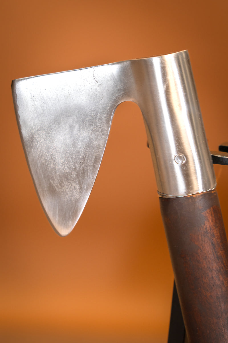 Hacha de guerra del siglo XIII, Biblia de Maciejowski, semi-afilada