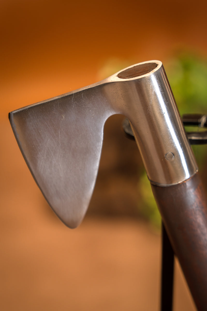 Hacha de guerra del siglo XIII, Biblia de Maciejowski, semi-afilada