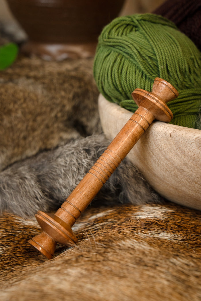Medieval thread reel London, long