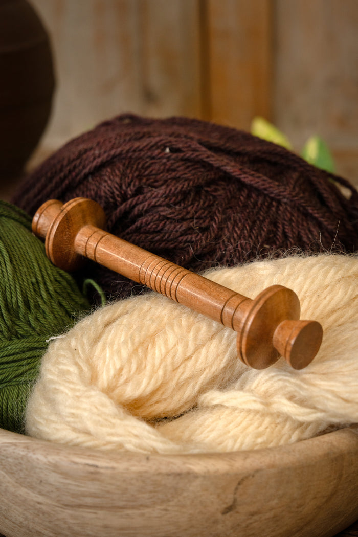 Medieval thread reel London, long