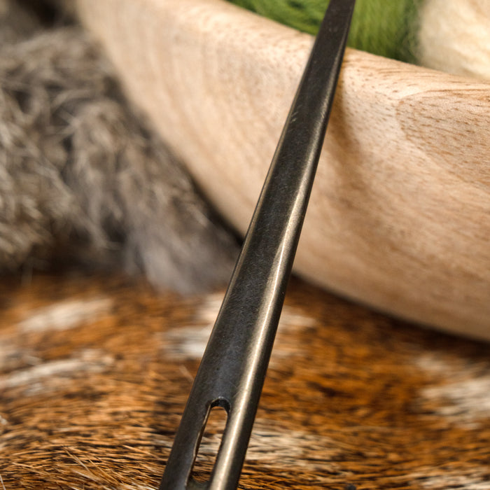 Horn needle binding needle