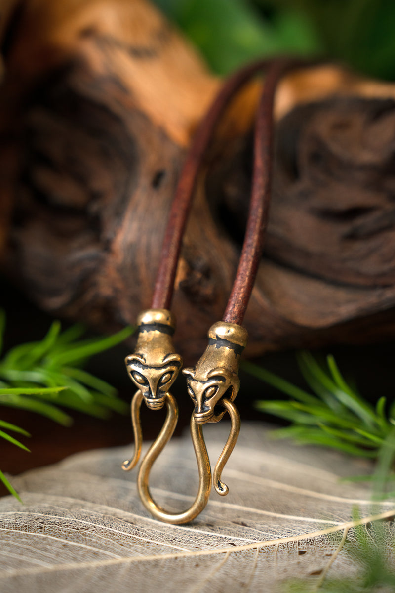 Vikingehalskæde med væsler, brun, læder