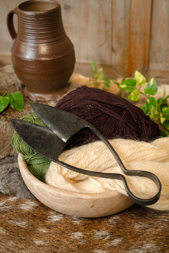 Historical bow scissors