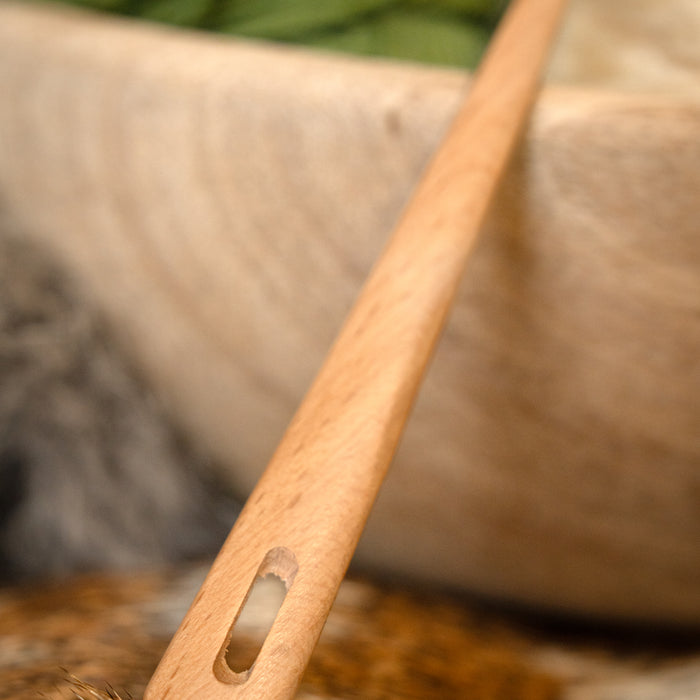 Wooden needle binding needle