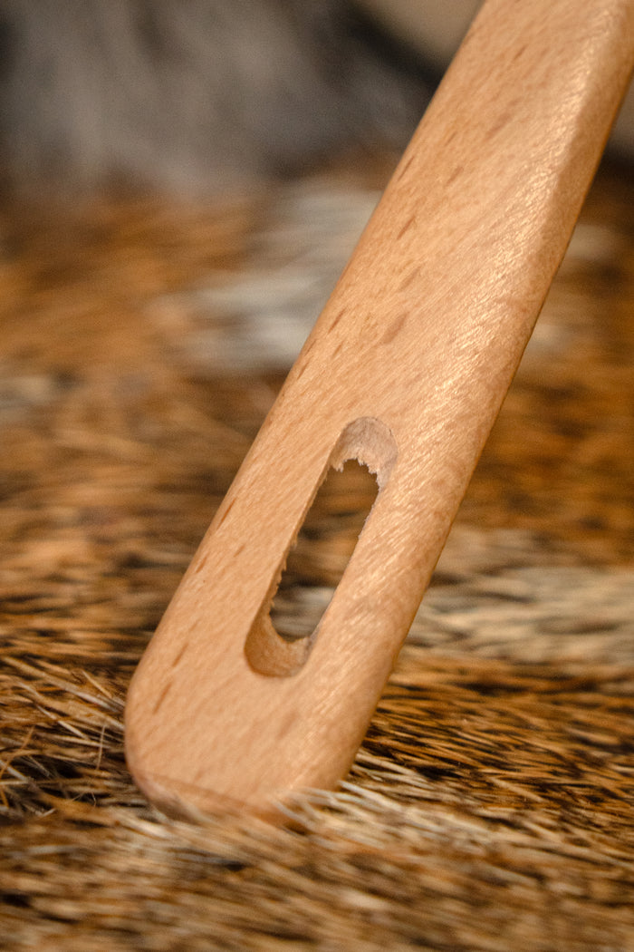 Wooden needle binding needle