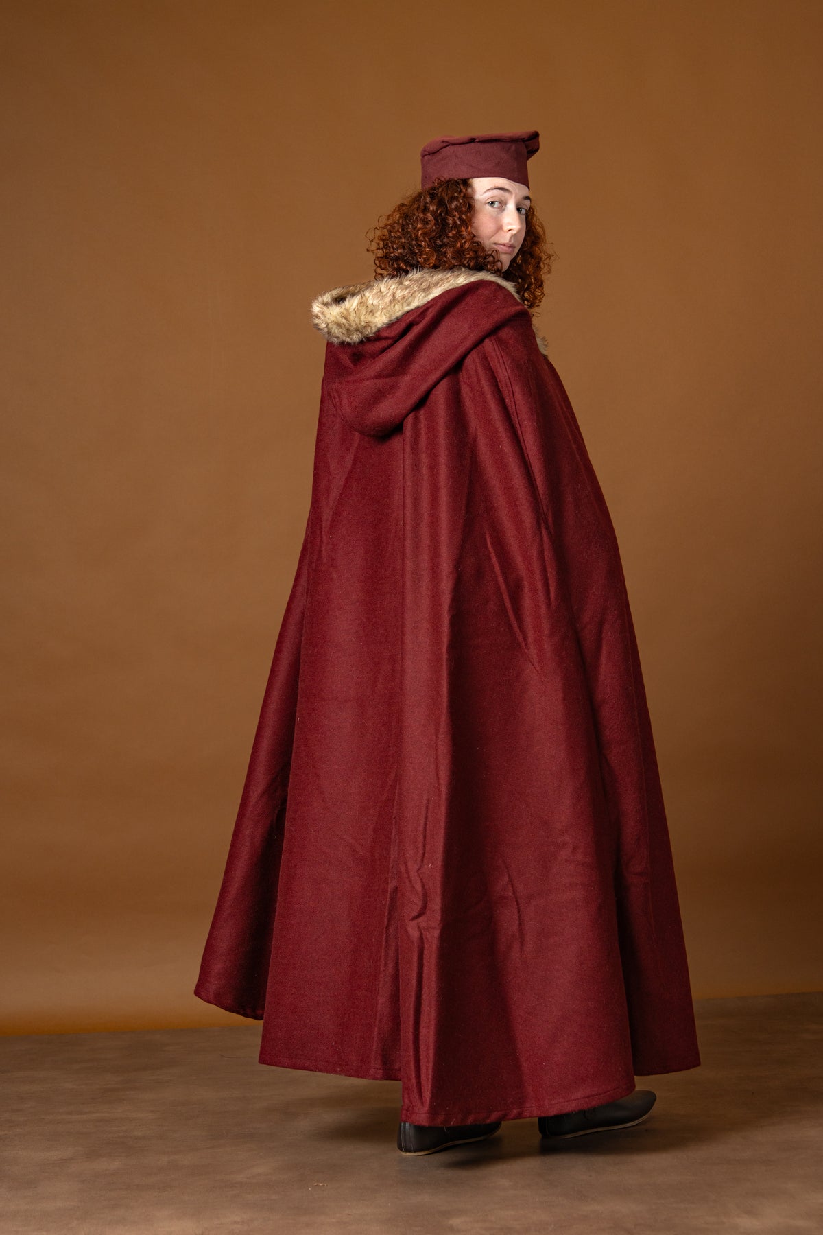 Viking cloak Fjell, wool blend, red