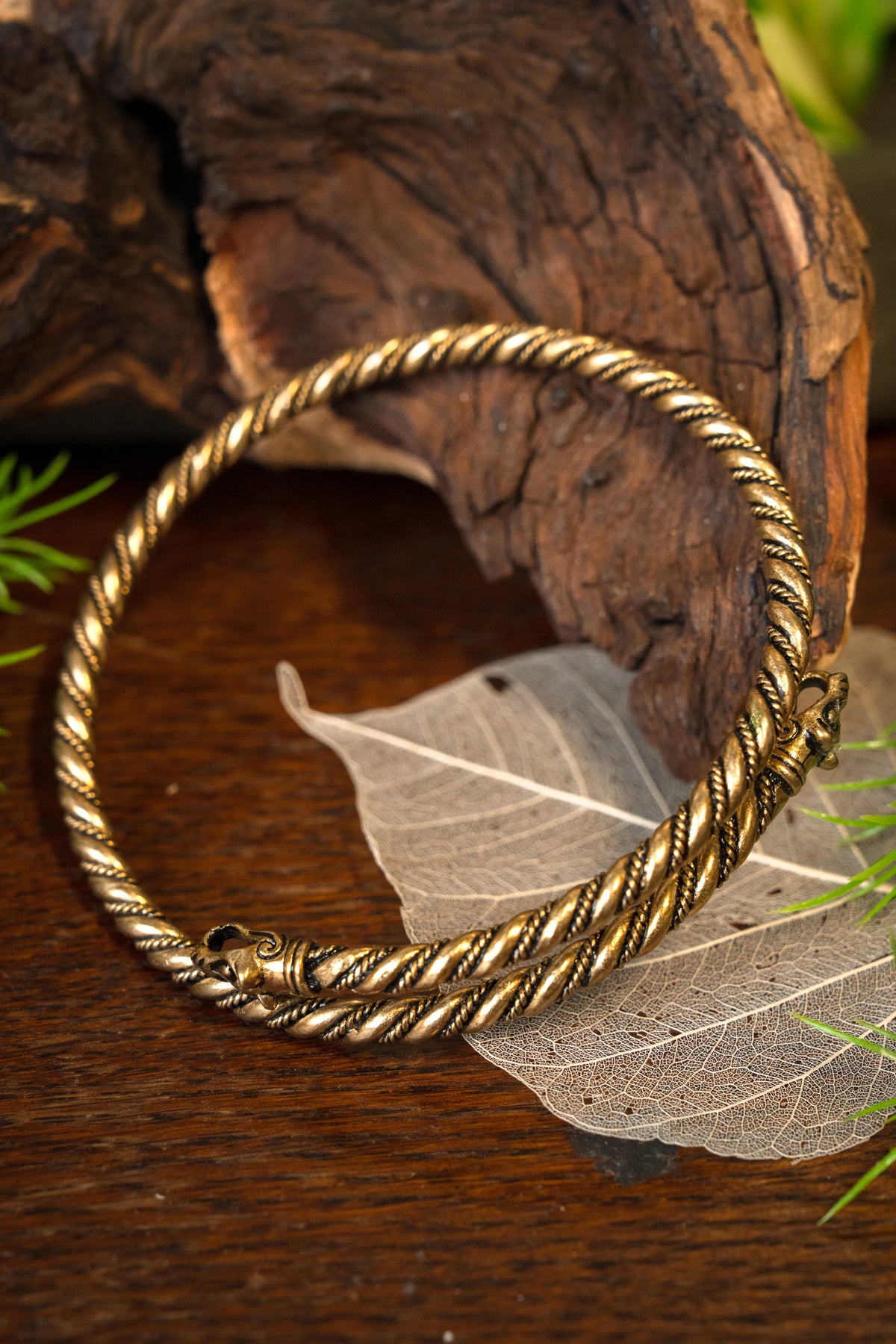 Viking upper bracelet with wolf heads, bronze