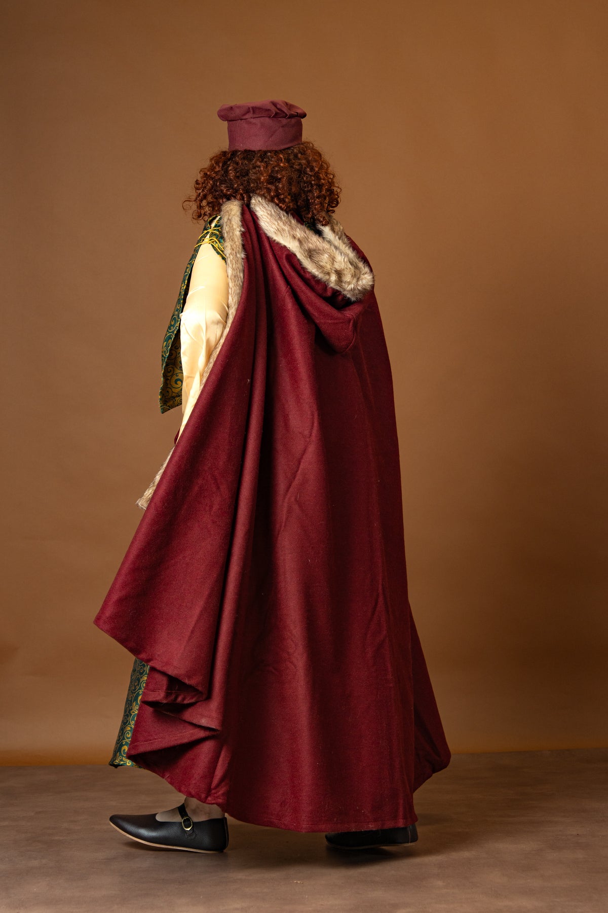 Viking cloak Fjell, wool blend, red