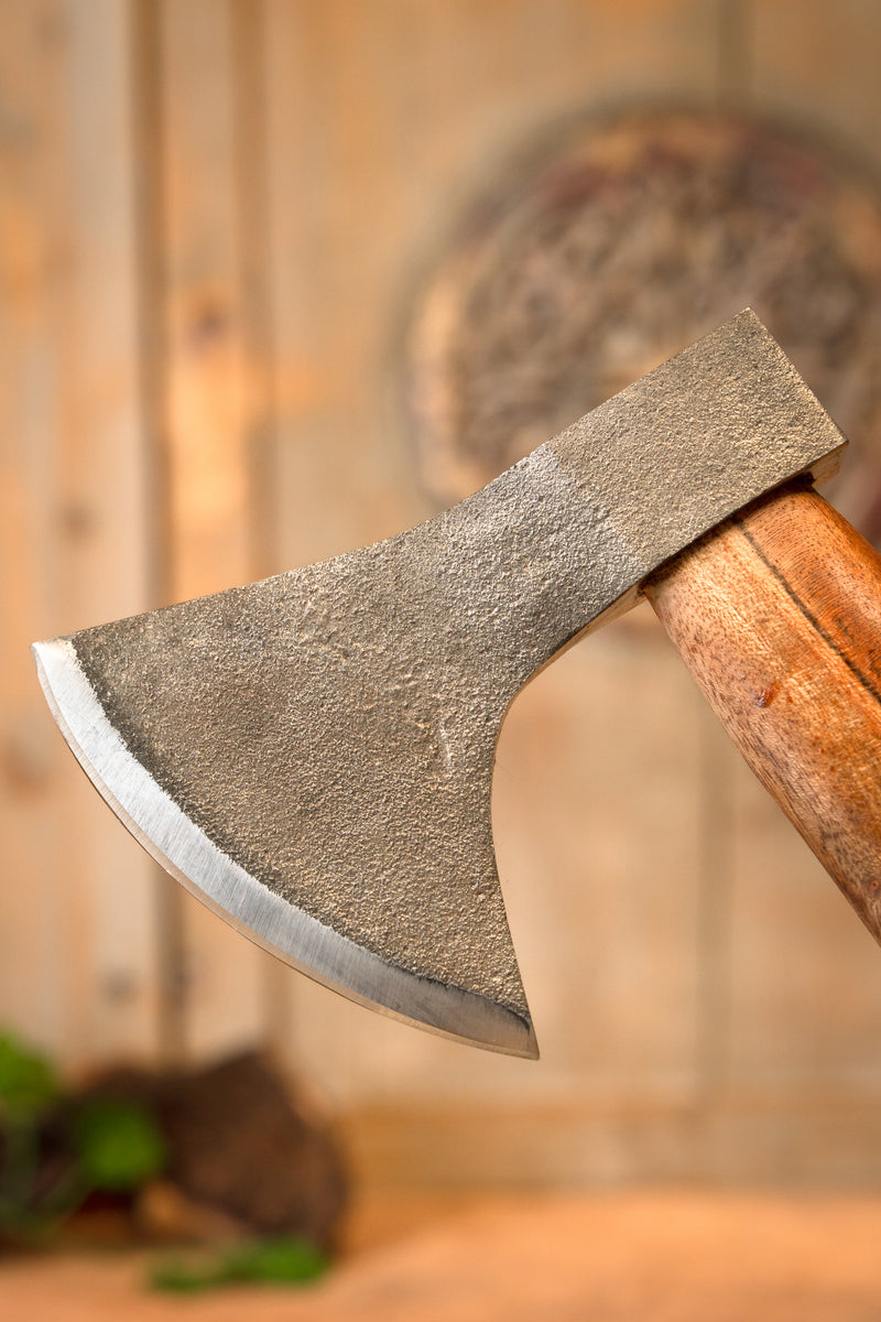 Ręcznie kuty topór drwala, półostry