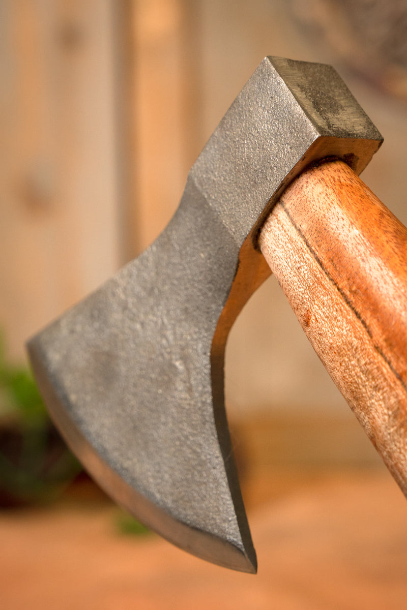 Ręcznie kuty topór drwala, półostry