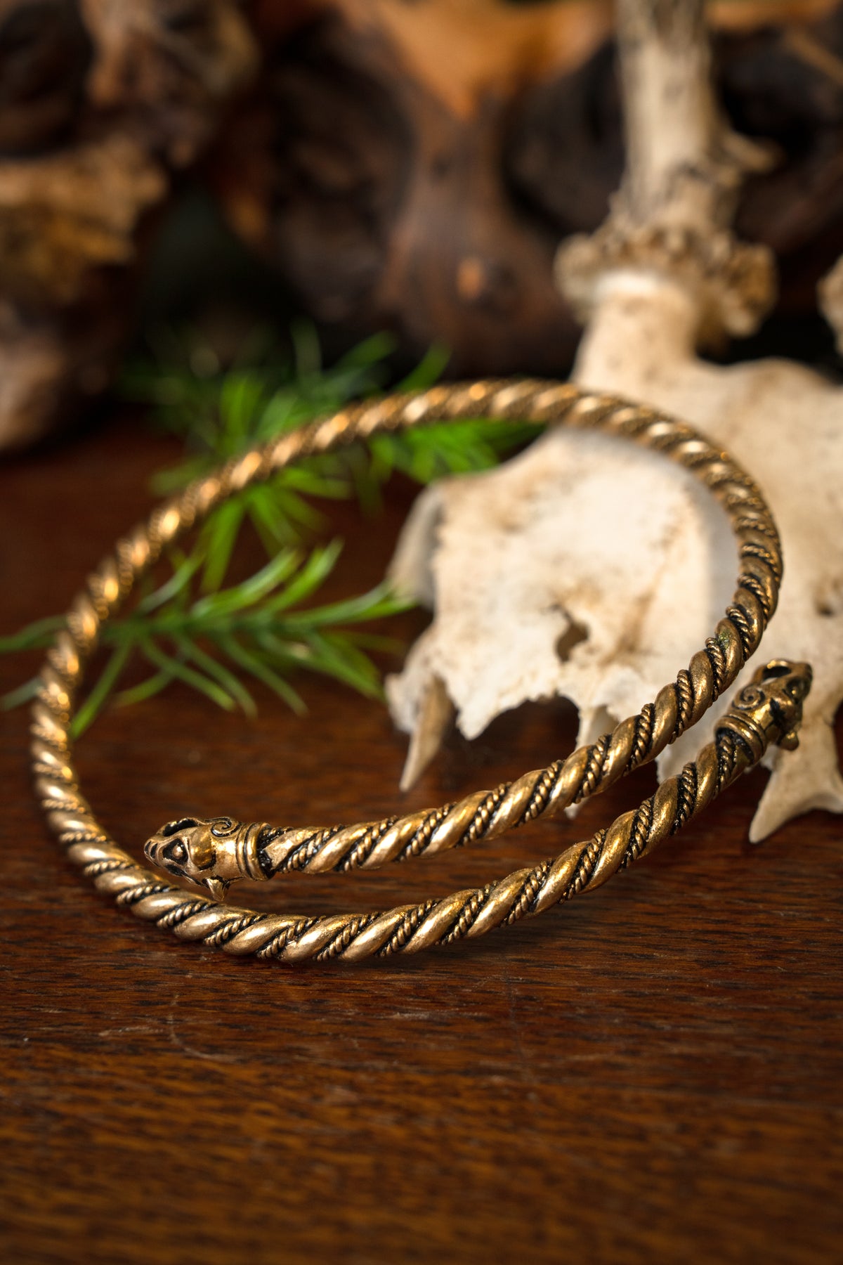 Viking upper bracelet with wolf heads, bronze
