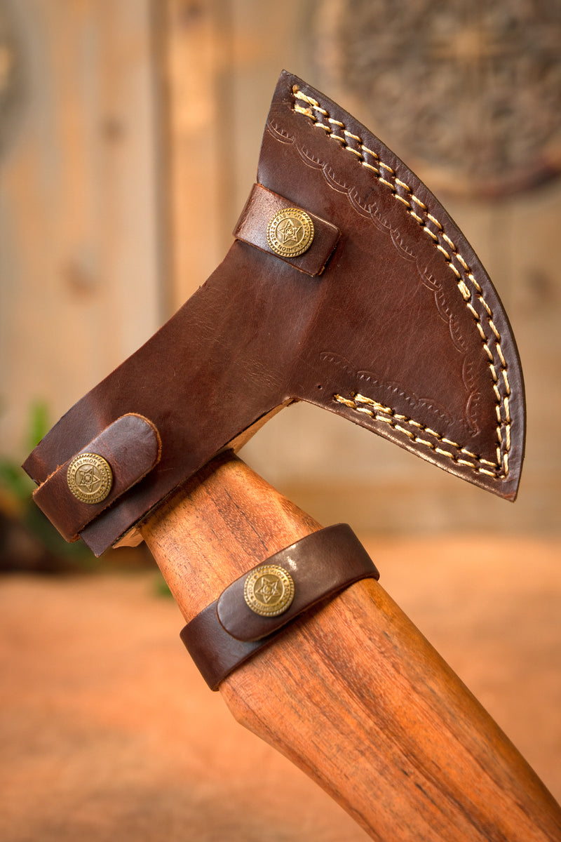 Ascia medievale d’uso, forgiata a mano, semi-affilata