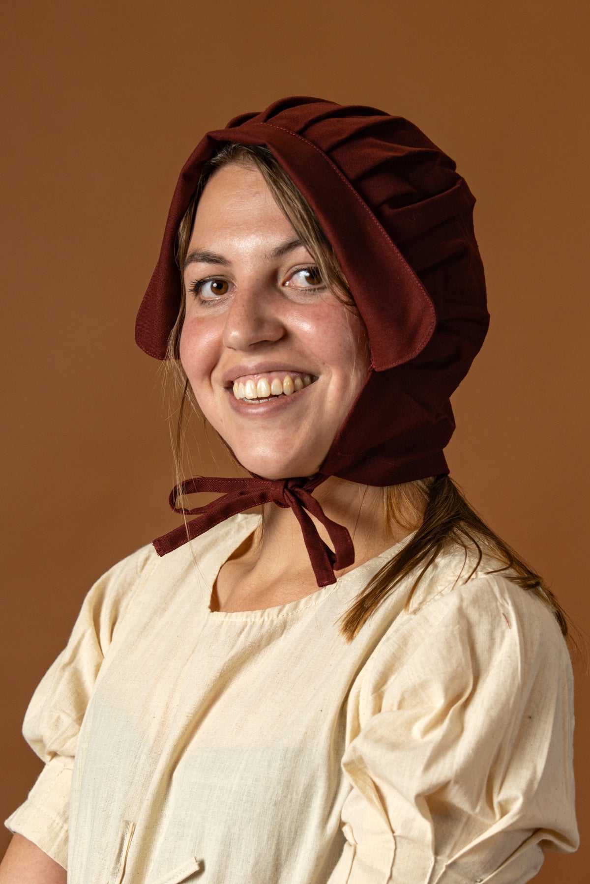 Baroque cap Emma, bordeaux red
