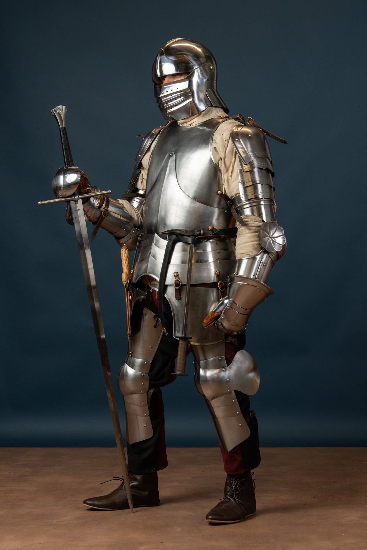 15th century two-handed sword, Royal Armouries, semi-sharp