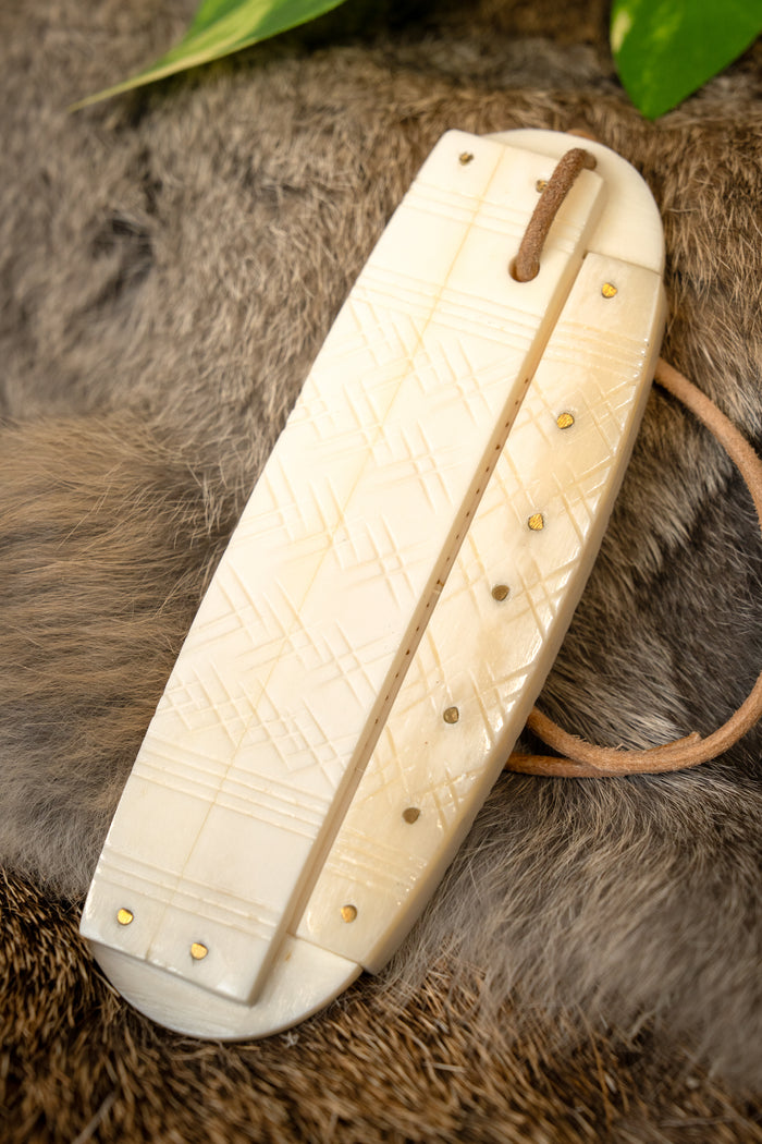 Swedish comb with holder