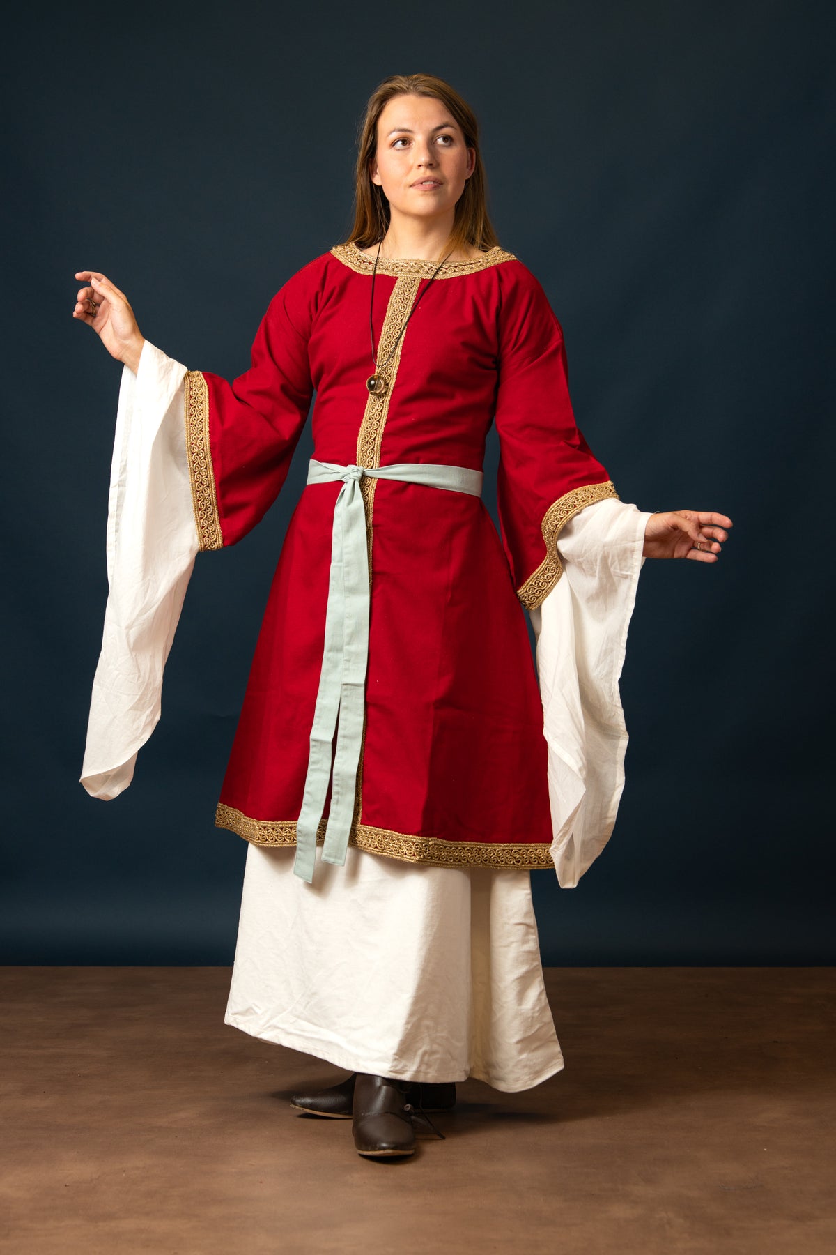 Overtunic (dalmatica / guarnacca) Matilde, cotton-linen mix, red