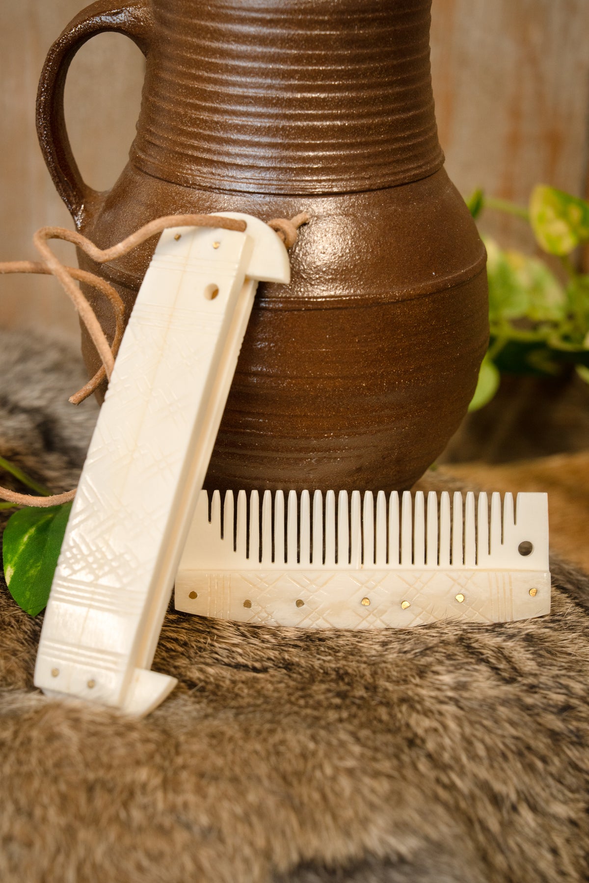 Swedish comb with holder