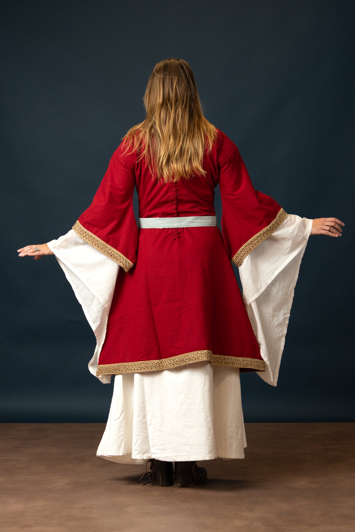 Overtunic (dalmatica / guarnacca) Matilde, cotton-linen mix, red