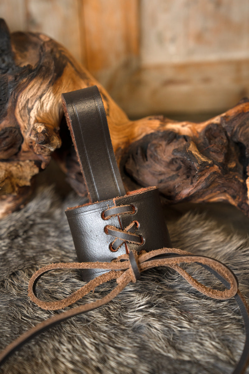 Belt holder for dagger, brown