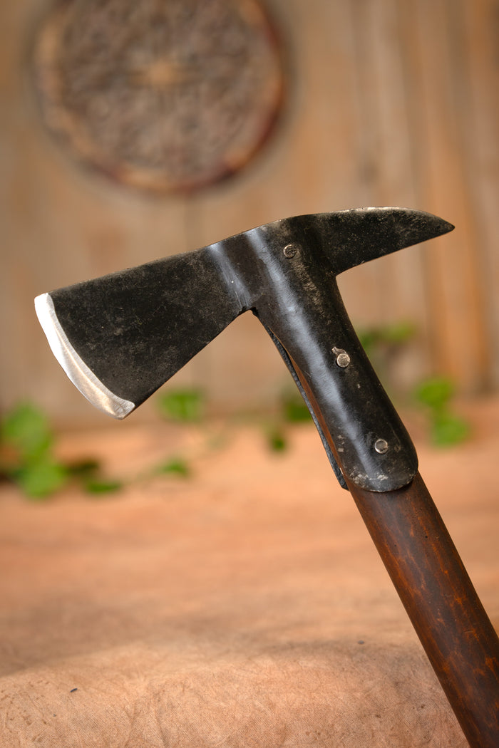Pirate grappling axe, semi-sharp