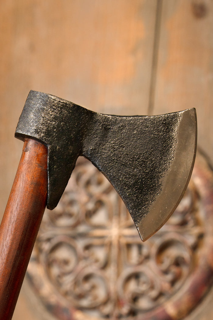 Scandinavian woodworkers axe, semi-sharp