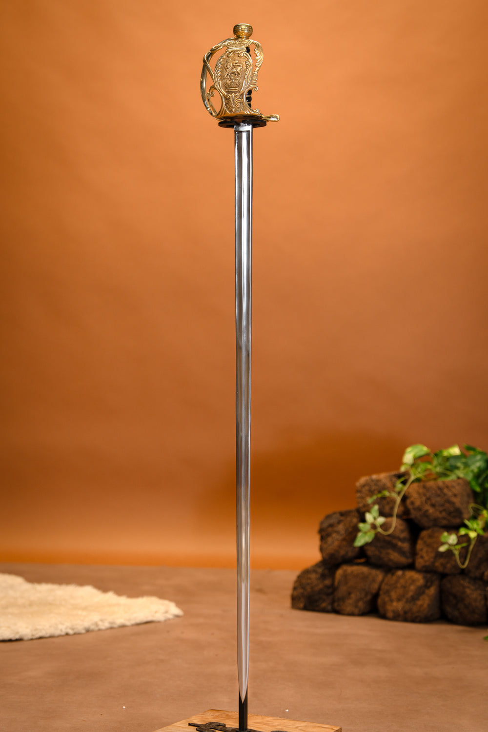 Household Cavalry Officer backsword, semi-sharp