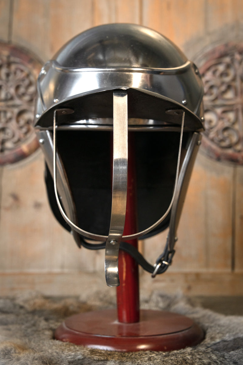 17th century lobster-tailed pot helmet, 1–1.2 mm