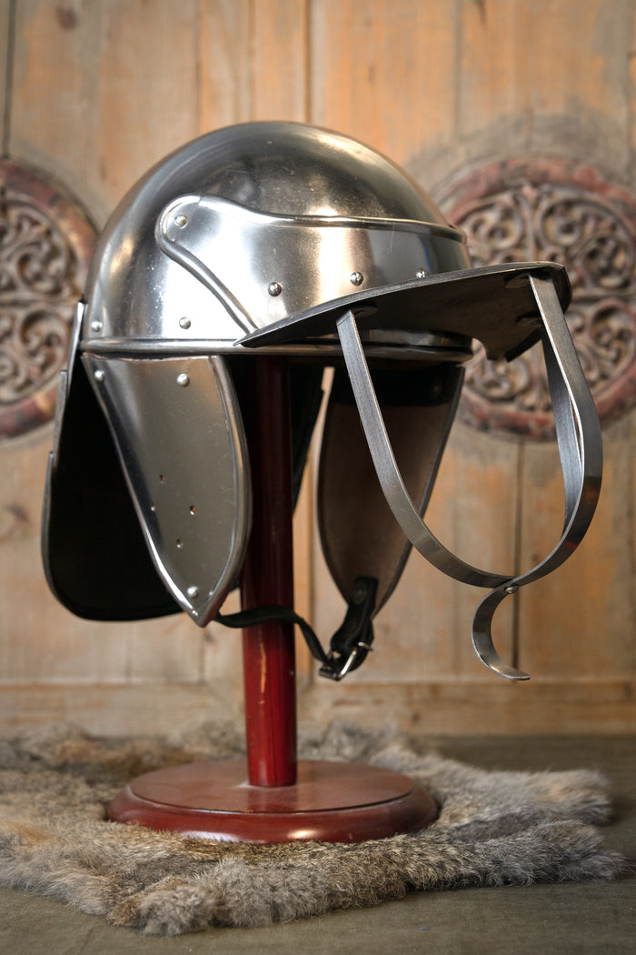 17th century lobster-tailed pot helmet, 1–1.2 mm