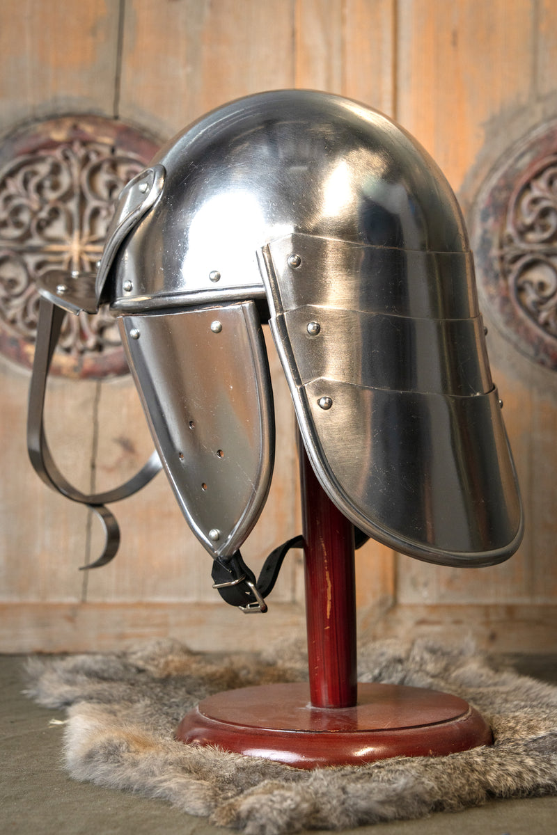 17th century lobster-tailed pot helmet, 1–1.2 mm