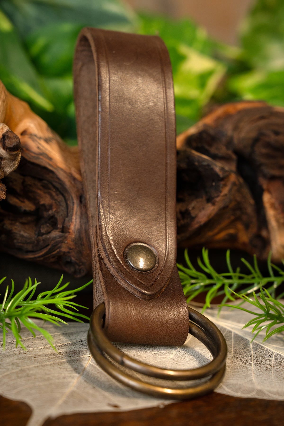 Skirt holder, brown