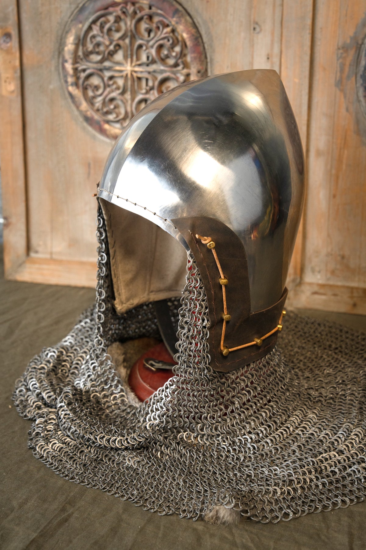 14th century bascinet with aventail flat rings round rivets, 2 mm (battle-ready)