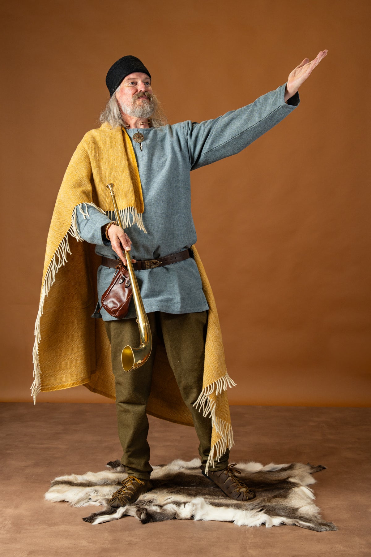 Germanic Iron Age cloak, wool, yellow