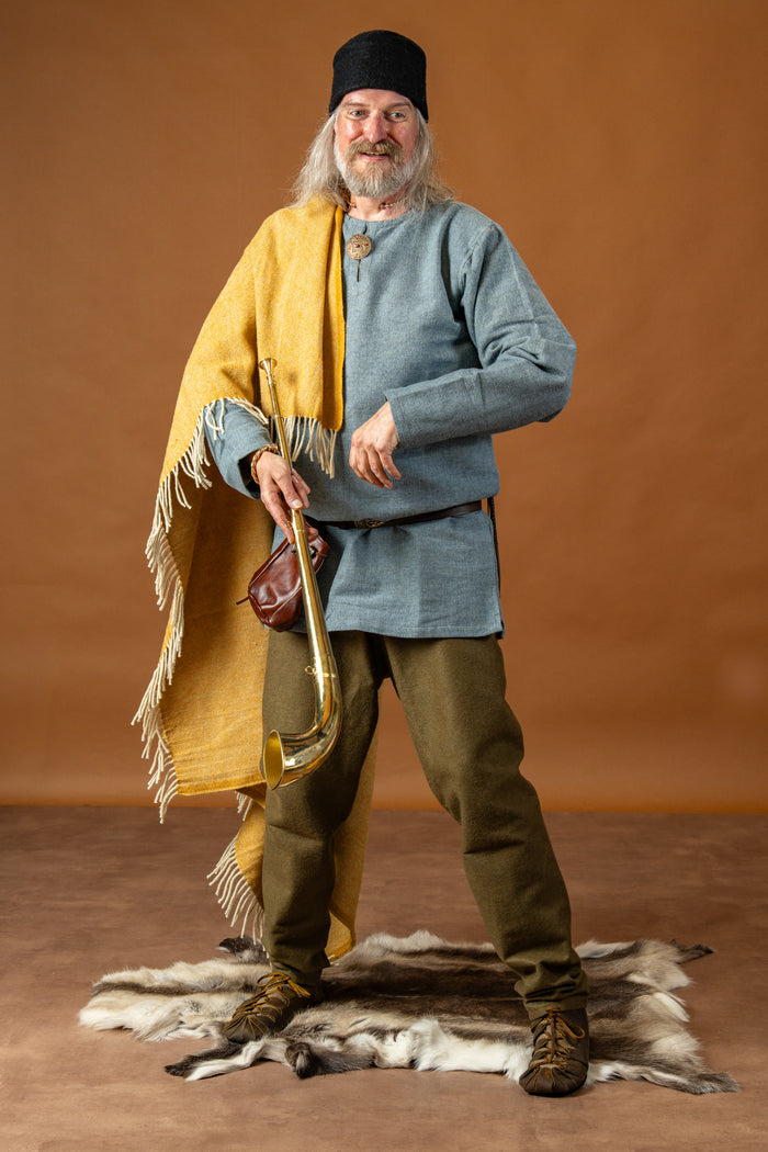 Germanic Iron Age cloak, wool, yellow