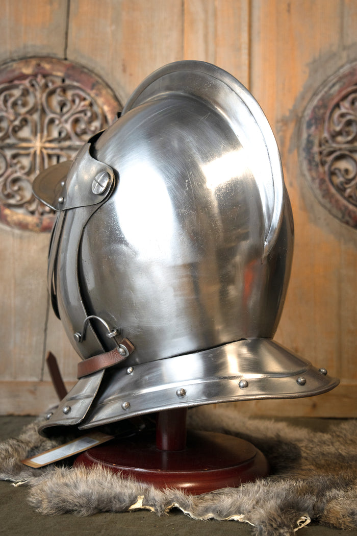 17th century closed helm, 1.6 mm