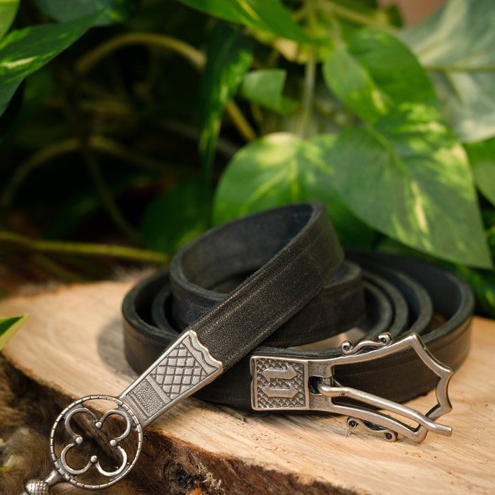 Gothic belt with belt end, black, 151 cm