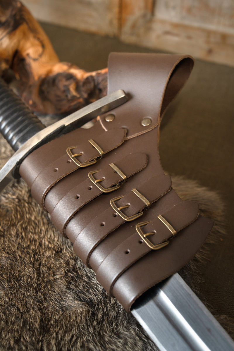 Schwertgehänge des 15. Jahrhunderts, braun