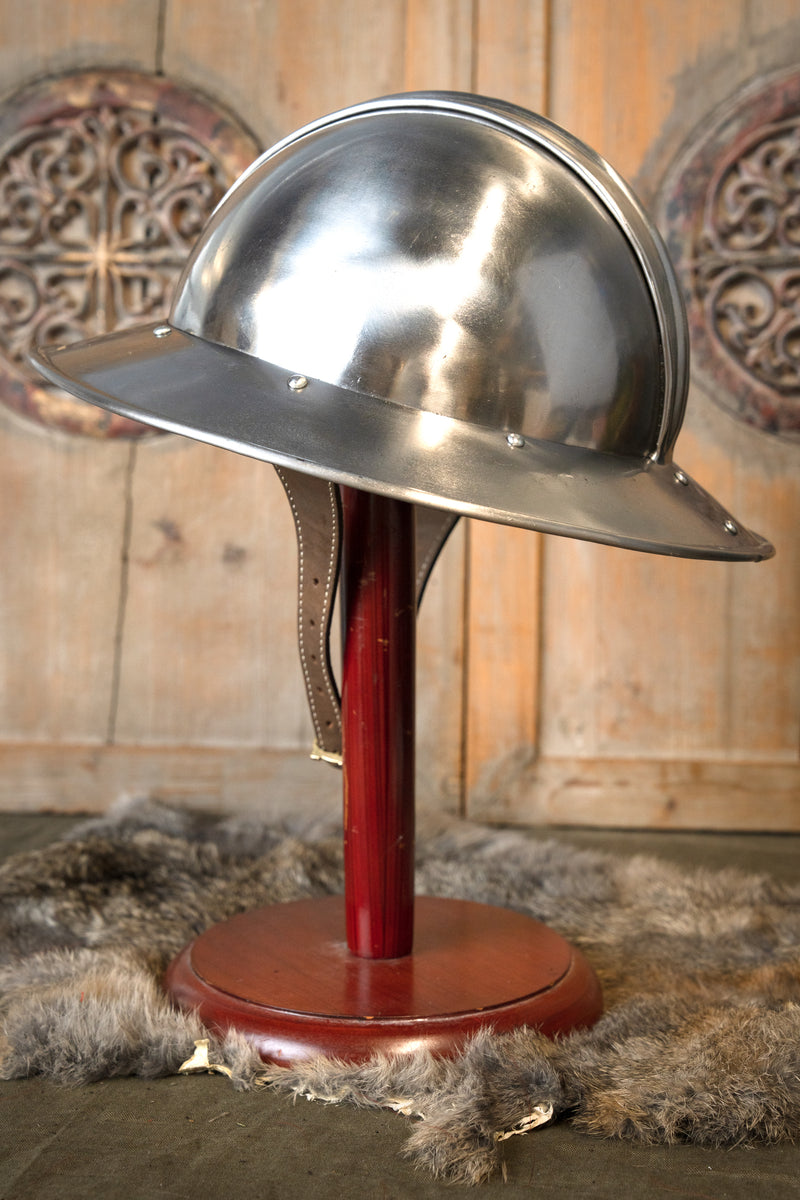 14. århundredes kedelhjelm, 1–1,2 mm