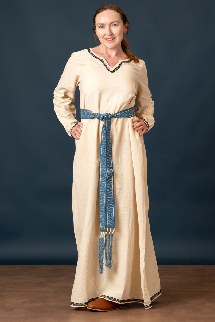 Early medieval dress Aelswith, natural