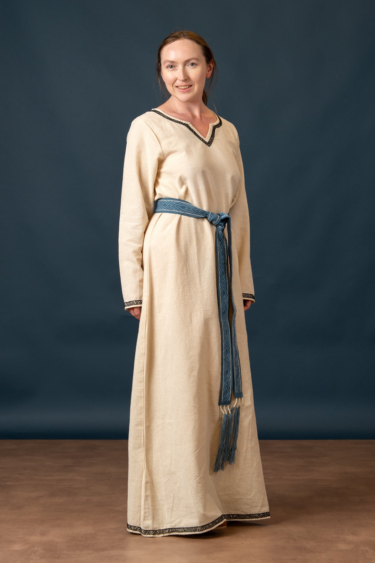 Early medieval dress Aelswith, natural