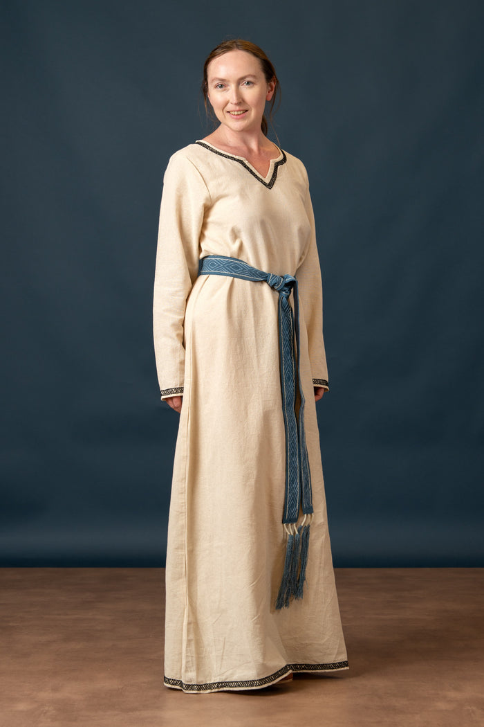 Early medieval dress Aelswith, natural