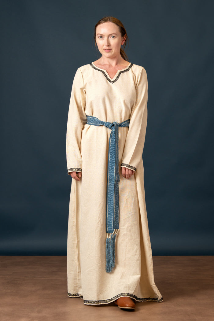 Early medieval dress Aelswith, natural