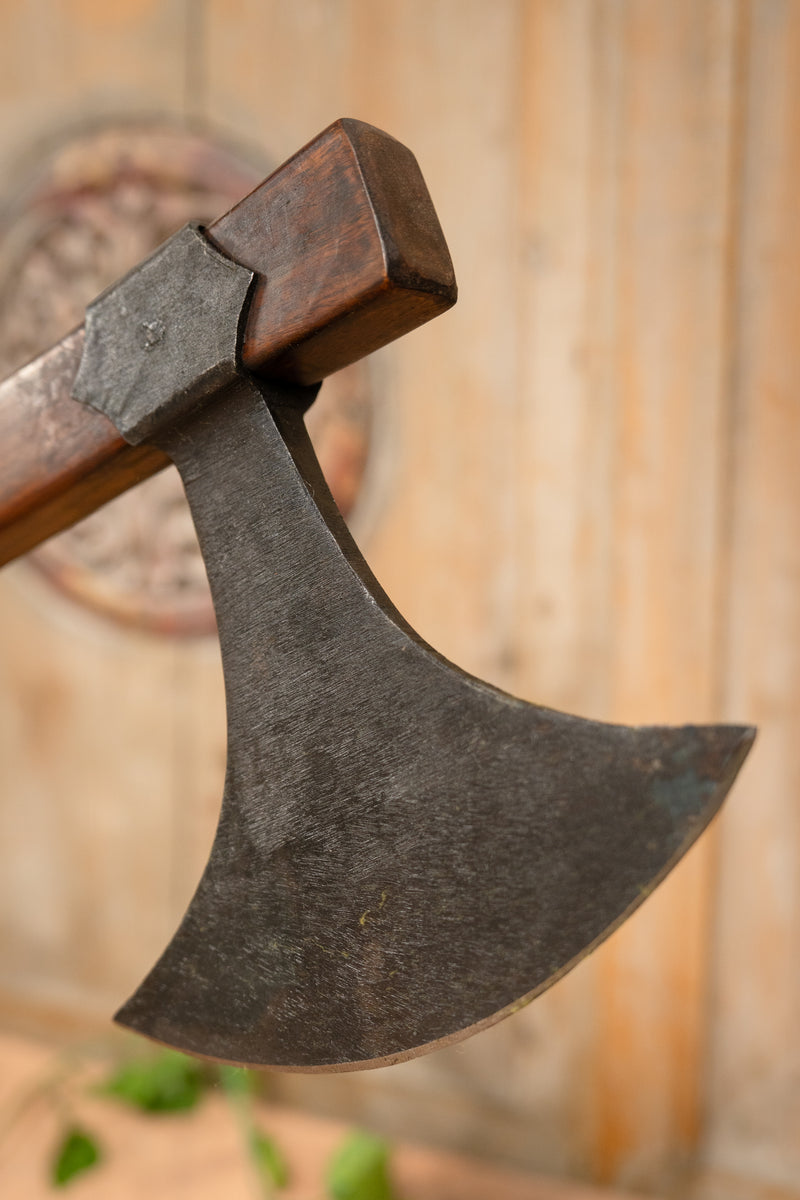Hacha danesa Roskilde, tipo M, semi-afilada