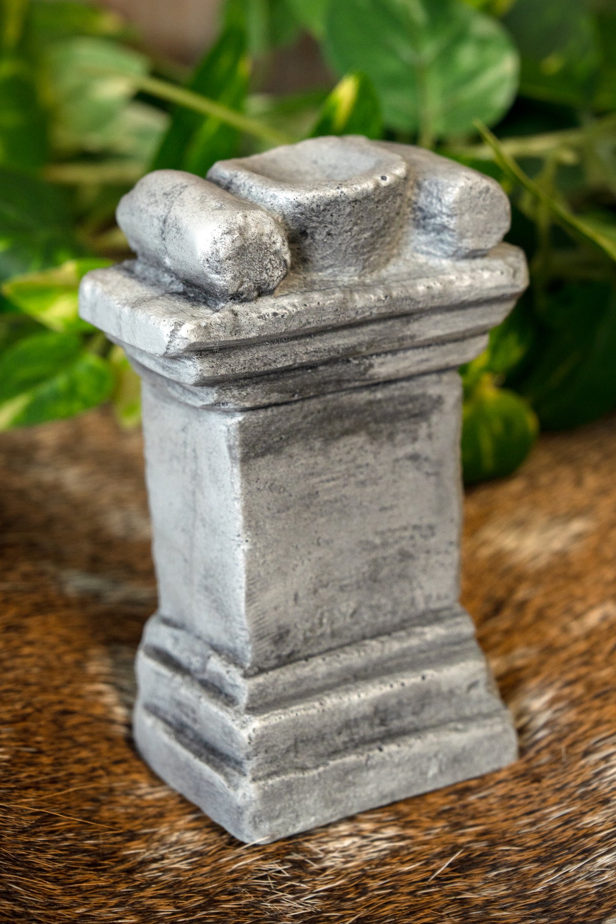Columna for Roman house altar