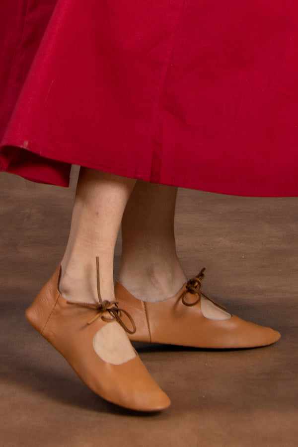 Turn shoes with laces (1100-1500)